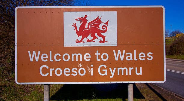 Croeso i Gymru sign