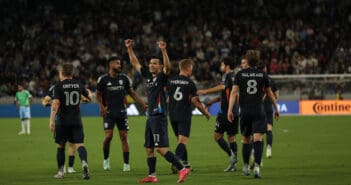 Three goals scored but Varas commends his defence for a clean sheet