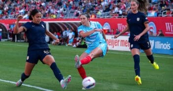 Stars drop lead late and draw Reign