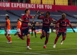 FC Dallas win wild Texas Derby over Houston