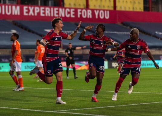 FC Dallas win wild Texas Derby over Houston